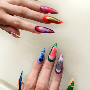 Нарощення / корекція нігтів
                    Салон красоты Rozmary Львов