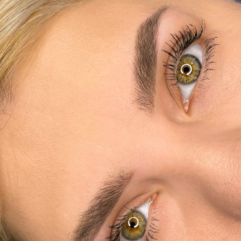 Заживший перманент брів, це дуже ніжна та натуральна пудра ❤