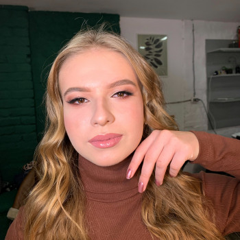 Макияж на важное мероприятие в вашей жизни
                    Мастер по наращиванию волос Елена Киев