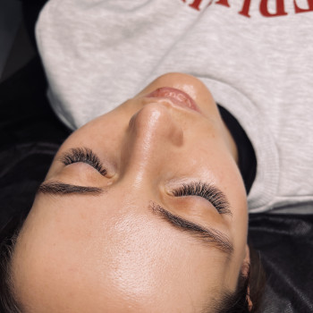 Нарощування вій
                    Лешмейкер Альона Київ