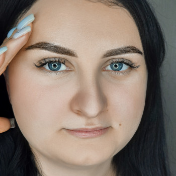 Пудрові брови