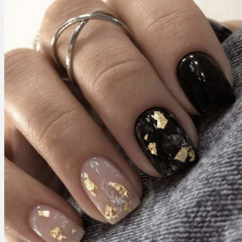 Маникюр + покрытие гель лаком с элементами сусального золота