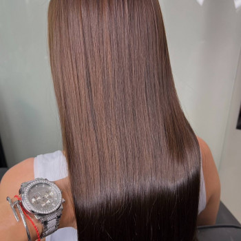 Однотонное окрашивание волос по всей длине
                    Салон краси NS beauty studio Одеса