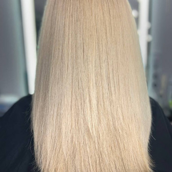 Однотонное окрашивание волос по всей длине
                    Салон краси NS beauty studio Одеса
