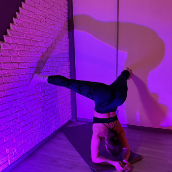 Тренування - Stretching, Pole dance
                    Фитнес тренер Каріна Кривой Рог