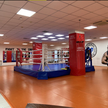 Зал боксу. Arsenal Boxing Club