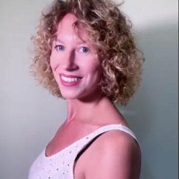 Завивка волосся
                    Салон красоты Імперія краси Кременчуг