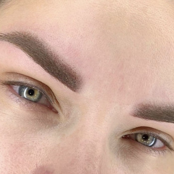 Перманентний макіяж брів
                    Мастер перманентного макияжа  Сумы