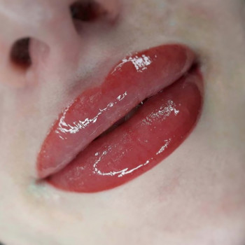 Перманентний макіяж губ
                    Майстер перманентного макіяжу  Суми