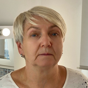 Фарбування брів