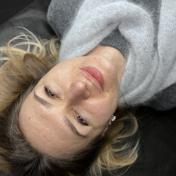 Збільшення губ
                    Майстер перманентного макіяжу Елена Київ