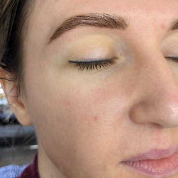 Ламінування брів, моделювання анатомічної форми та фарбування брів
                    Бровист Світлана Киев