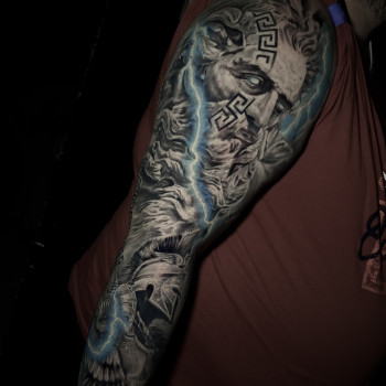 Тату мужские рукав шлем, фото - Тату салон Topor Tattoo