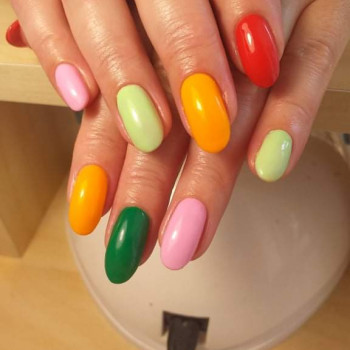 Манікюр літо різнокольоровий кольоровий, фото - Майстер манікюру Ірина Ореховська
