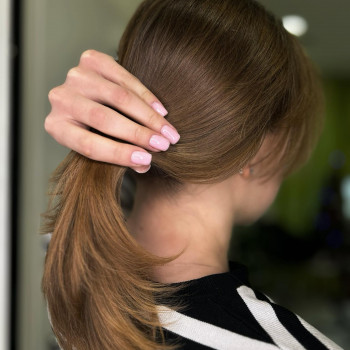 Манікюр зі зняттям та покриттям
                    Салон красоты Fargo Киев