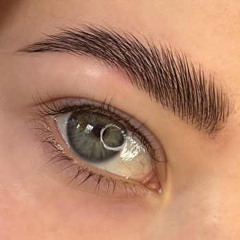 Ламінування, фарбування та корекція брів