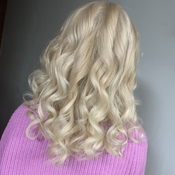 Вечірні зачіски
                    Перукар-візажист Елена Харків