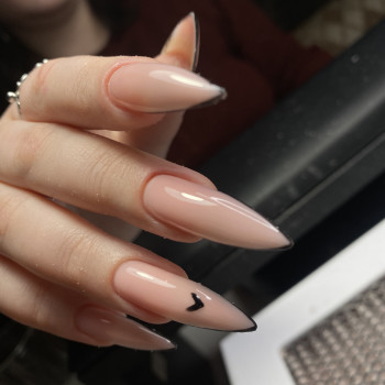 Наращивание ногтей
                    Майстер манікюру Елизавета Харків