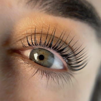 Ламінування вій
                    Майстер перманентного макіяжу Анна Київ