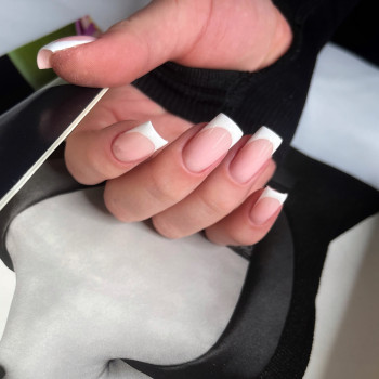 Нарощення нігтів
                    Нігтьова студія Nails & art studio Київ