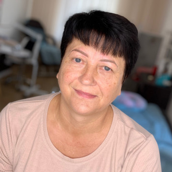 Фарбування хною та моделювання брів
                    Мастер перманентного макияжа Александра Кривой Рог