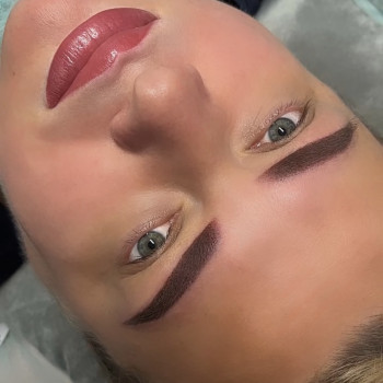 Перманентний макіяж брів, вуст, міжвійки
                    Мастер перманентного макияжа  Днепр