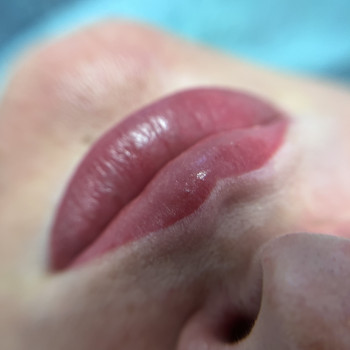 Перманентний макіяж брів, вуст, міжвійки
                    Мастер перманентного макияжа  Днепр