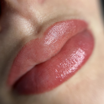 Перманентний макіяж брів, вуст, міжвійки
                    Мастер перманентного макияжа  Днепр