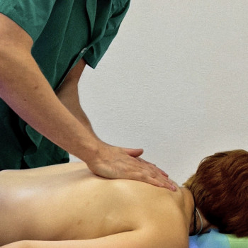 Масаж спини
                    Массажный салон MD PRO Киев