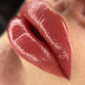 Перманентний макіяж. Губи, брови, міжвійка
                    Перукар-візажист Елена Київ