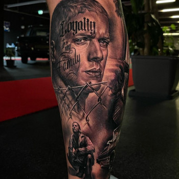 Тату на ноге реализм портрет, фото - Тату салон Free Art Tattoo