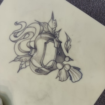 Тату на штучній шкірі