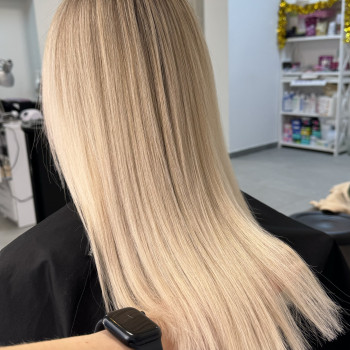 Реконструкция Lanza восстановление волос
                    Парикмахер-колорист Ирина Вишнёвое