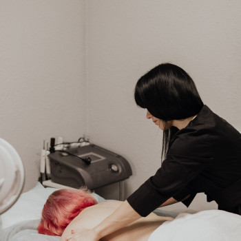 Фото из портфолио мастера Васіліса Кухтіна (массажист, Вишнёвое)