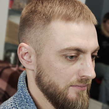 Стрижка чоловіча класична
330 грн, фото - Барбершоп Юність