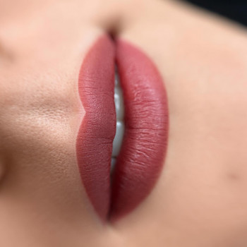 Перманентний макіяж / татуаж
                    Майстер перманентного макіяжу Анна Черкаси