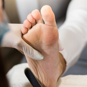 Педикюр комплекс
                    Майстер манікюру Юлія Біла Церква