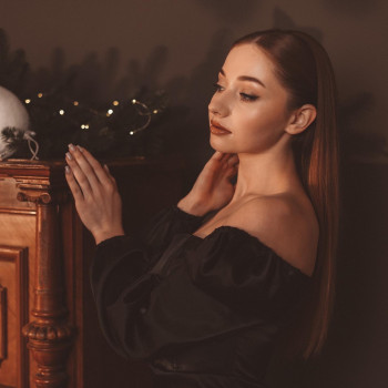 Локони, вирівнювання волосся на утюжок, зібрані зачіски, весільна зачіска
                    Візажист Мар‘яна Хмельницький