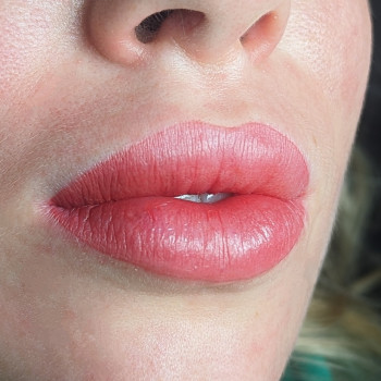 Перманентний макіяж
                    Майстер перманентного макіяжу Анна Київ