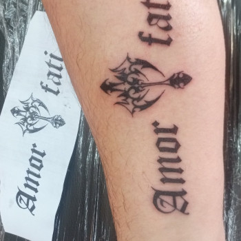 надпись, тату amor fati, amor fati