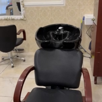 Робоче місце для Перукаря
                    Салон краси Імперія краси Кременчук