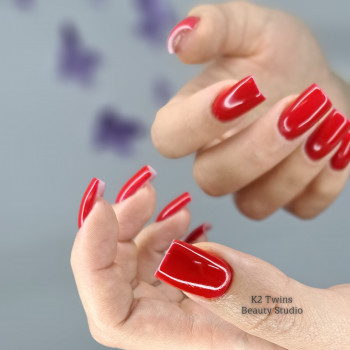 Нарощування нігтів червоні
 