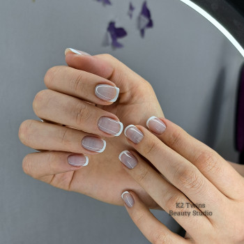 Нарощування нігтів короткі, дизайн френч
 