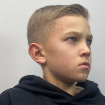 Чоловіча стрижка
                    Барбер  Житомир