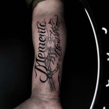 мужские, на предплечье, Memento mori, тату для мужчин