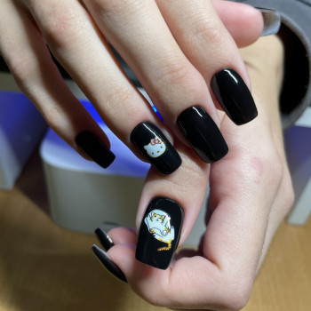 Черный маникюр с наклейками, фото - Мастер маникюра Марина Пешкова