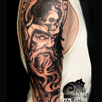Тату на плече ворон викинг, фото - Тату салон Tattoo hub