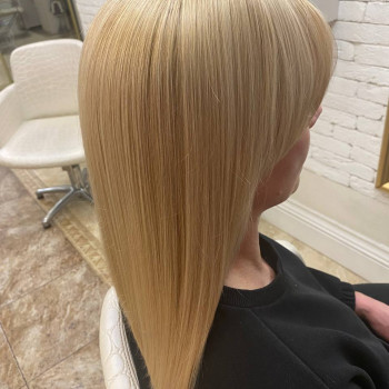 Фарбування коренів тонування стрижка ?