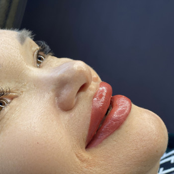 Перманентный макияж губ
                    Бровист Юлия Одесса