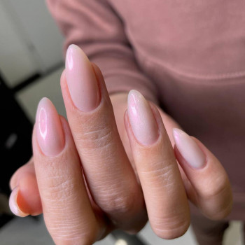 Манікюр зі зняттям та покриттям
                    Салон красоты Fargo Киев